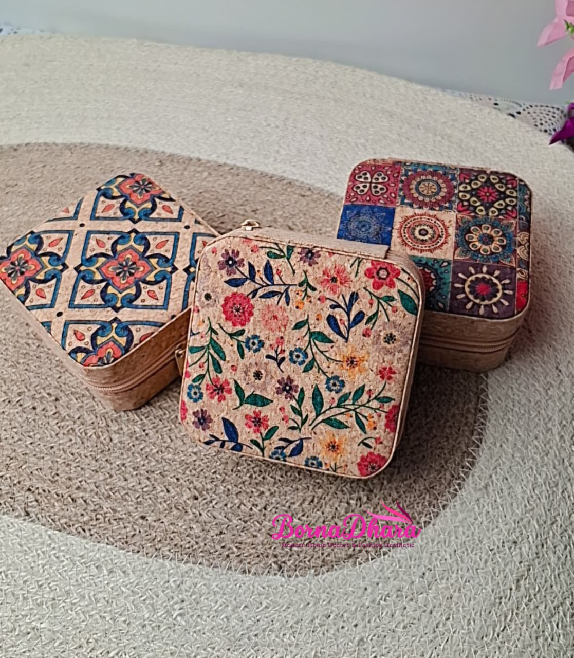 Portable Vintage Jewelry Box – Compact Cork Wood Storage Case